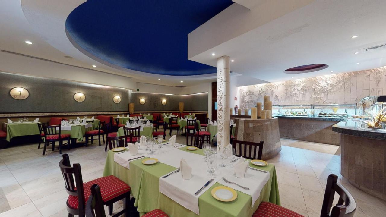 Hotel Grand Park Royal Cozumel Exterior foto Restaurant at the hotel