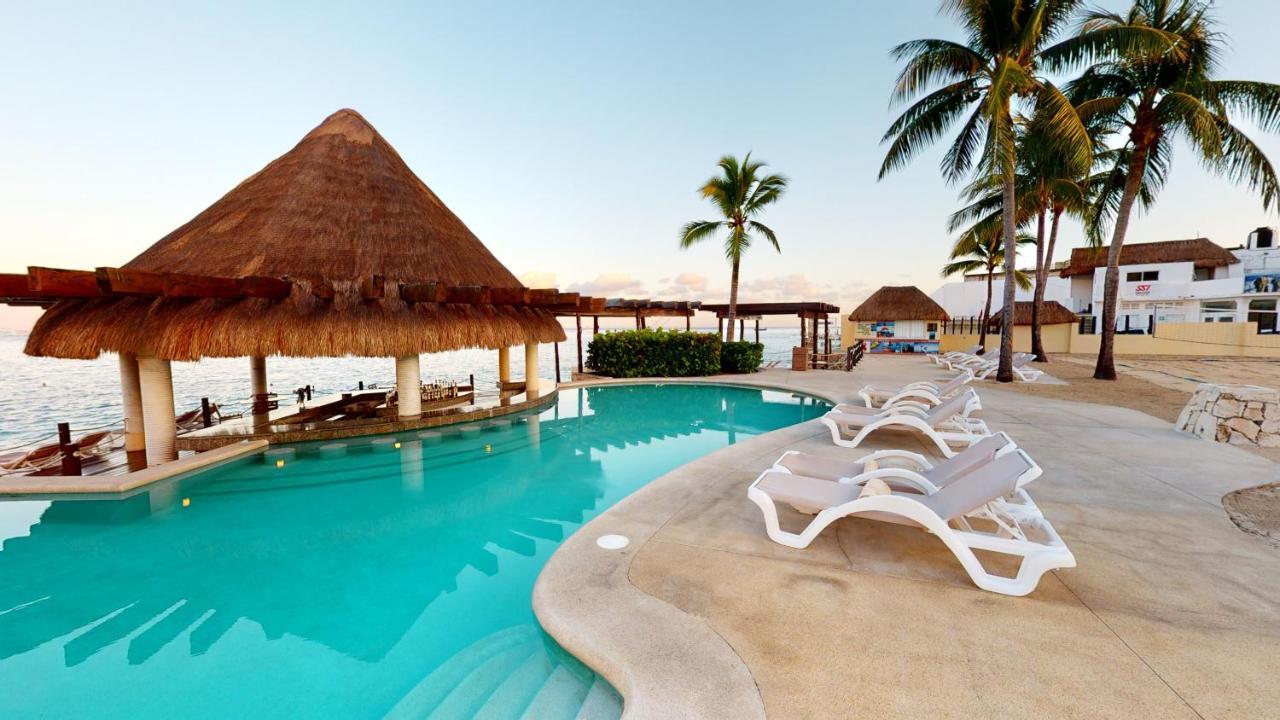 Hotel Grand Park Royal Cozumel Exterior foto Pool at the Grand Palladium Hotel